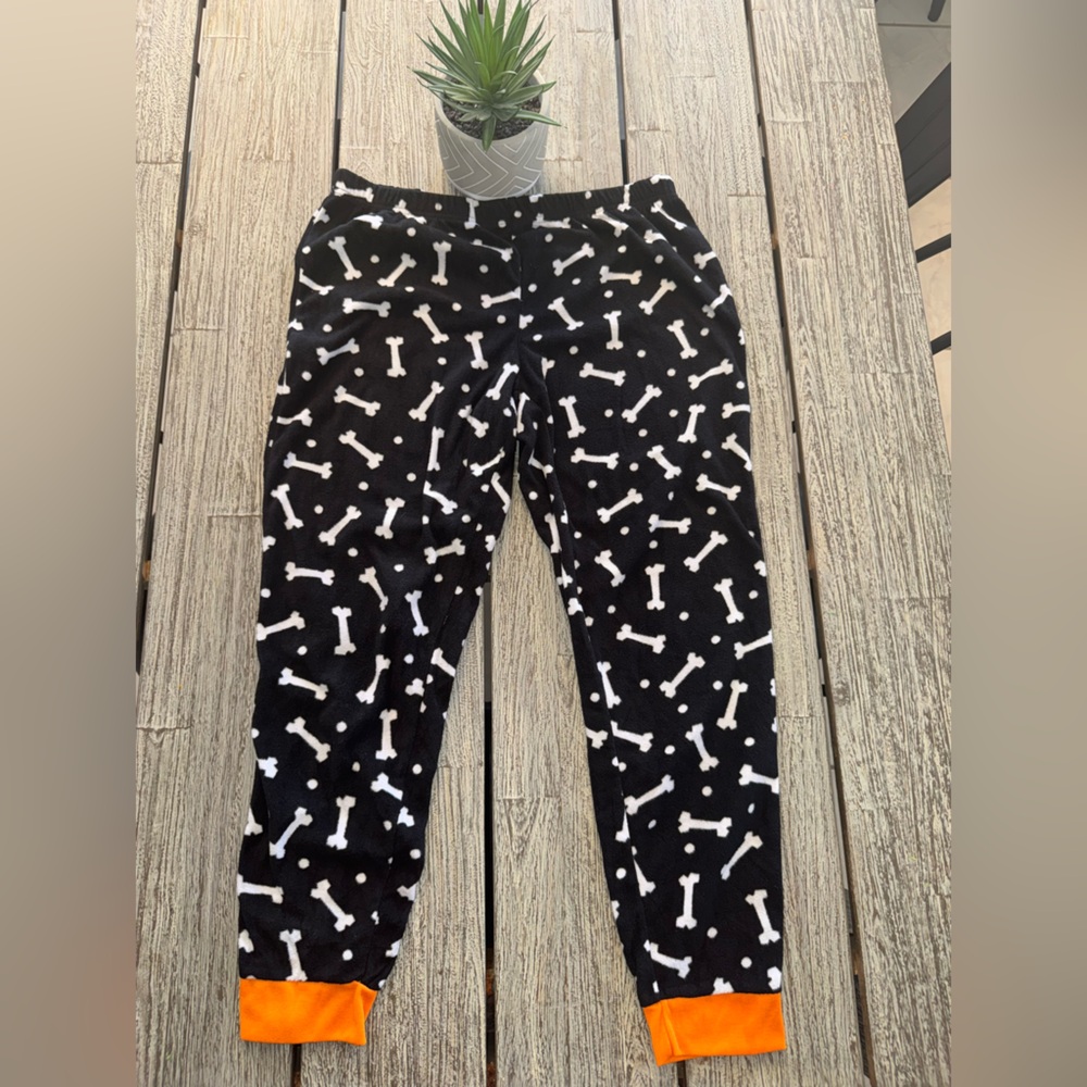Women's Black Bone Print Fleece cuffed Pajama Pants, Size Medium